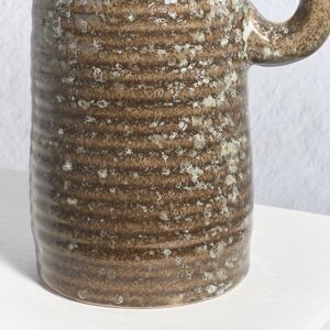 Керамическая ваза-кувшин Стэнли 17 см коричневая Koopman (Купман) фото 4