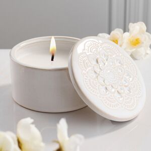 Ароматическая свеча Cotton Rocher 10 см, в фарфоровом стакане