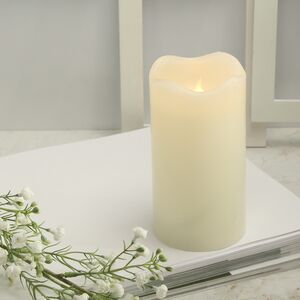 Светильник свеча восковая с мерцающим пламенем 13*7 см кремовая на батарейках, таймер (Koopman, Нидерланды). Артикул: ACA200210