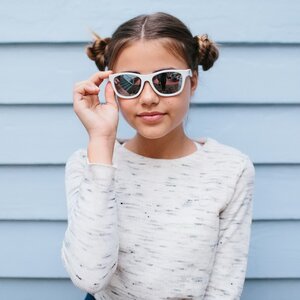 Солнцезащитные очки для подростков Babiators Aces Navigators. Шалун, 6-14 лет, белый, серебряные линзы Babiators фото 1
