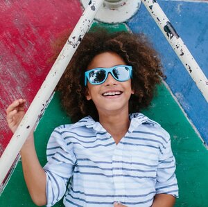 Солнцезащитные очки для подростков Babiators Aces Navigators. Электрик, 6-14 лет, голубые, серебряные линзы Babiators фото 1