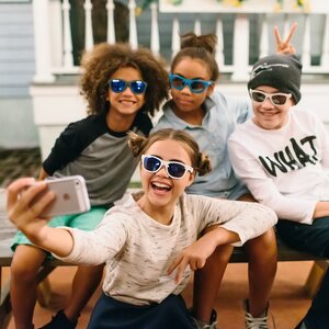 Солнцезащитные очки для подростков Babiators Aces Navigators. Электрик, 6-14 лет, голубые, серебряные линзы Babiators фото 3