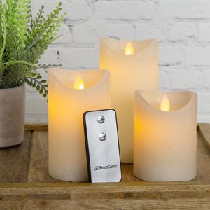 Набор восковых светильников свечей Живое Пламя 10-15 см, 3 шт, с пультом управления, на батарейках, уцененный (Koopman, Нидерланды). Артикул: AX5400190-уцен