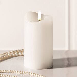 Светодиодная свеча с имитацией пламени Кертон 12.5 см, белая восковая, на батарейках, таймер (Koopman, Нидерланды). Артикул: AX5432050