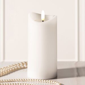 Светодиодная свеча с имитацией пламени Кертон 15 см, белая восковая, на батарейках, таймер (Koopman, Нидерланды). Артикул: AX5432060