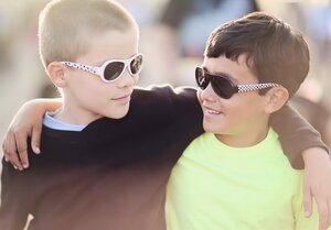 Детские солнцезащитные очки Babiators Polarized. Хьюстон, у нас рок-звезда, 3-5 лет, чехол Babiators фото 11