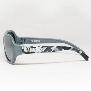 Детские солнцезащитные очки Babiators Polarized. Камуфляж, 0-2 лет, серый, чехол Babiators фото 4