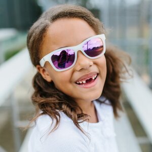 Детские солнцезащитные очки Babiators Polarized Navigator Трендсеттер, 3-5 лет, полупрозрачные Babiators фото 1