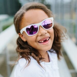 Детские солнцезащитные очки Babiators Polarized Navigator Трендсеттер, 3-5 лет, полупрозрачные (Babiators, США). Артикул: BLU-013