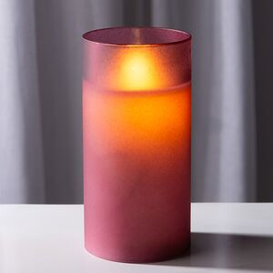 Светодиодная свеча с имитацией пламени Magic Flame в стакане 15 см фиолетовая Peha фото 1