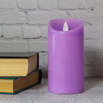 Светодиодная свеча с имитацией пламени 15 см, фиолетовая восковая, батарейка
